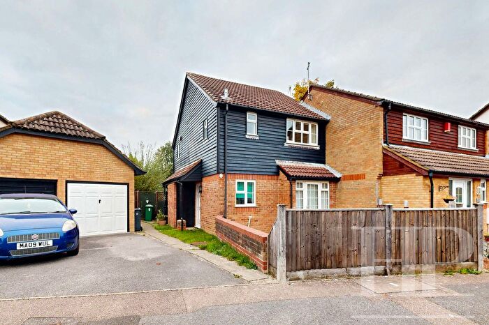 1 Bedroom Property For Sale In Baden Drive, Horley, RH6