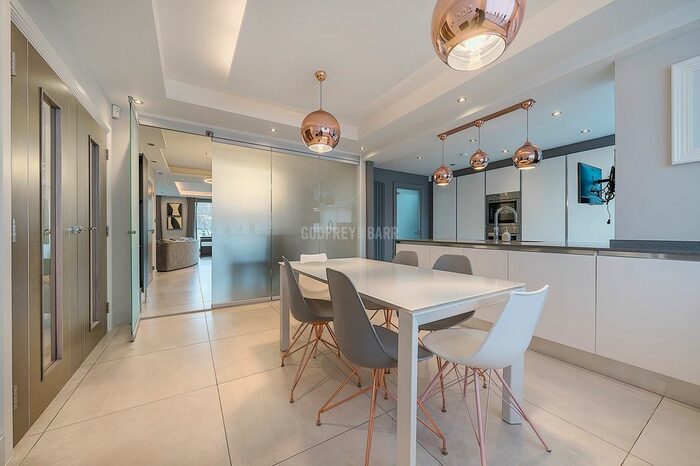 5 Bedroom Detached House For Sale In The Reddings, Mill Hill, NW7