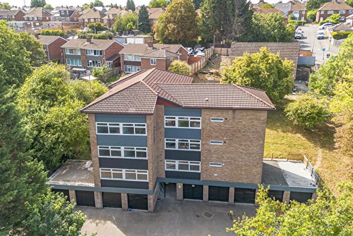 2 Bedroom Flat To Rent In Pettifer Way, High Wycombe, HP12