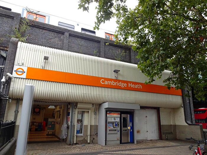 1 Bedroom Flat To Rent In Cambridge Heath Road, Hackney, E2