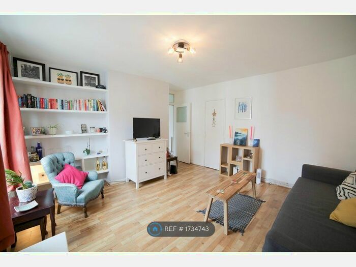 2 Bedroom Flat To Rent In East Dulwich Estate, London, SE22