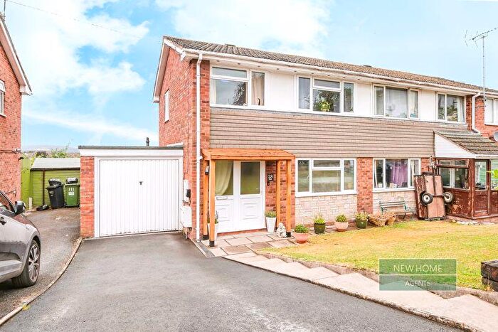 3 Bedroom Semi-Detached House For Sale In Danesfield Drive, Leominster, Herefordshire, HR6
