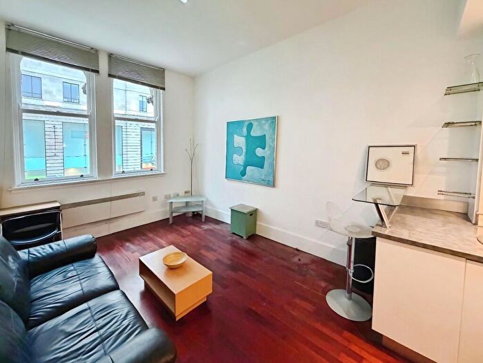 1 Bedroom Flat To Rent In Thornton Chambers, The Headrow, Leeds, West Yorkshire, LS1