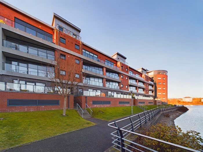 2 Bedroom Flat To Rent In Cardon Square, Renfrew, PA4