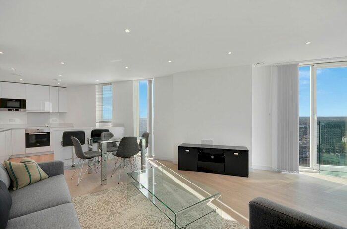 2 Bedroom Flat To Rent In Pinnacle Apartments, Saffron Central Square, Croydon, CR0