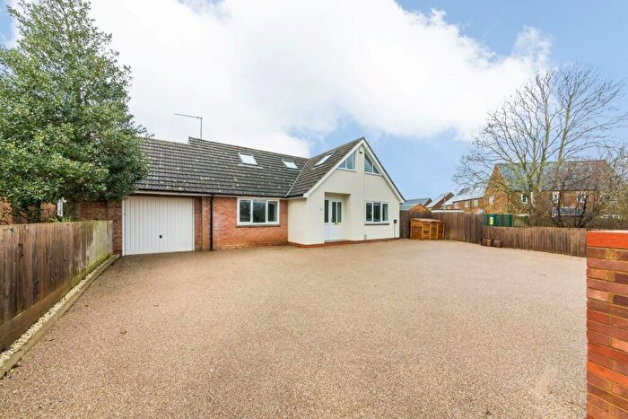 4 Bedroom Detached Bungalow For Sale In St Marys Road, Adderbury, OX17
