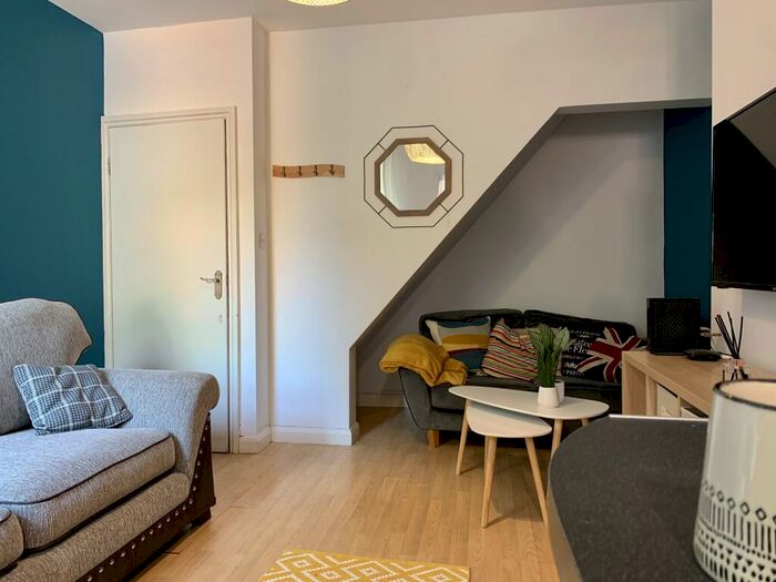 4 Bedroom Terraced House To Rent In Foster St // Bed // Aug, LN5