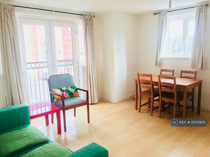 2 Bedroom Flat To Rent In Thackhall Street, Coventry, CV2