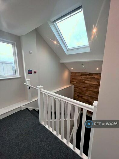 2 Bedroom Flat To Rent In Isabella House, East Grinstead, RH19