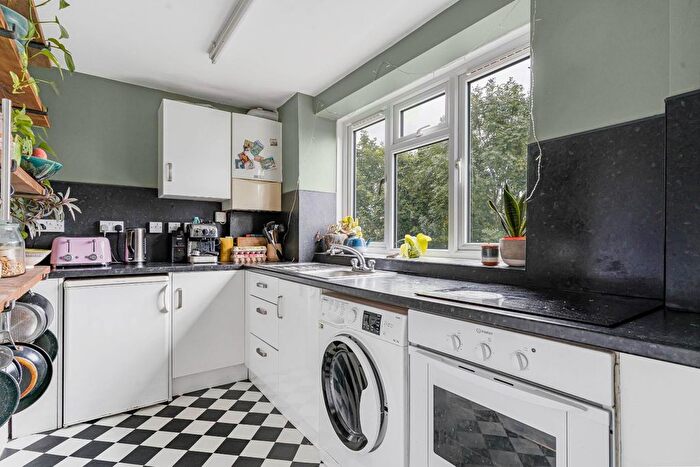 1 Bedroom Flat For Sale In Elsinore Road, London, SE23
