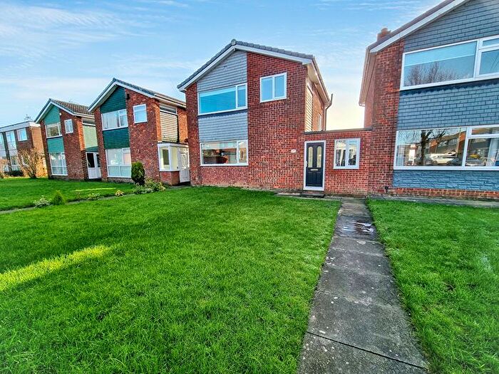 3 Bedroom Semi-Detached House For Sale In Denham Walk, Chapel House, NE5