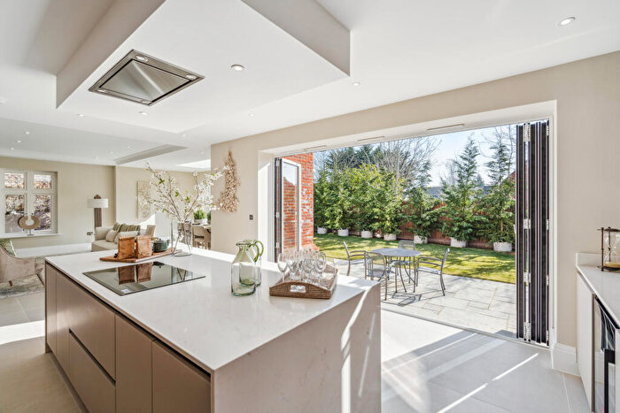 5 Bedroom Detached House For Sale In Firs Walk, Northwood, HA6