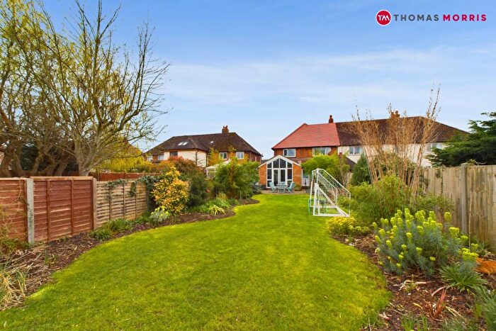 4 Bedroom End Of Terrace House For Sale In Mill Hill Road, Eaton Ford, St. Neots, PE19