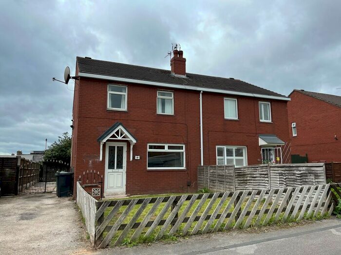 3 Bedroom House To Rent In Spring Close Avenue, Leeds, LS9