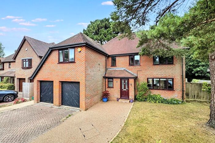 5 Bedroom Detached House For Sale In Corfe Mullen, BH21