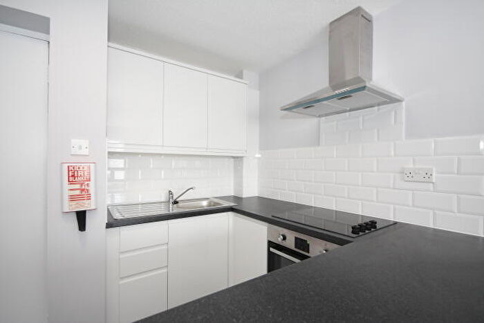 1 Bedroom Flat To Rent In Bisley, Woking, GU24