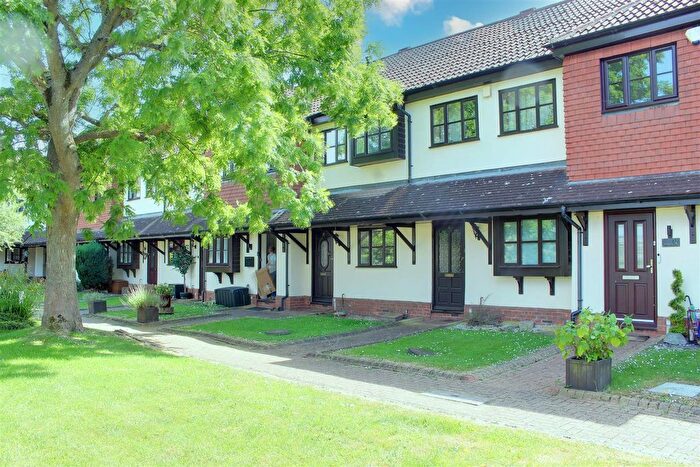2 Bedroom Terraced House To Rent In Firs Wood Close, Northaw Park, EN6
