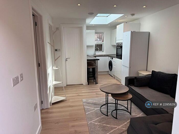 2 Bedroom Flat To Rent In Trefgarne Road, Dagenham, RM10