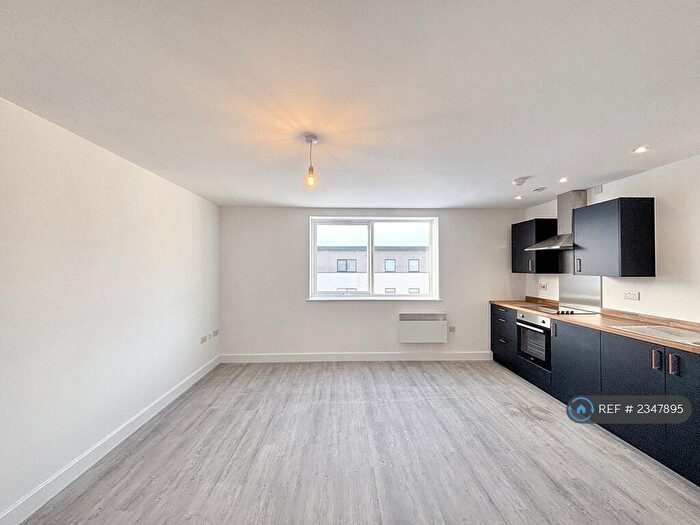 1 Bedroom Flat To Rent In Bingley Road, Bradford, BD9