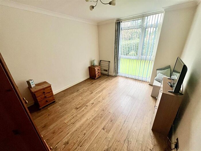1 Bedroom Apartment For Sale In Stanley Close, Hall Green, Birmingham, B28