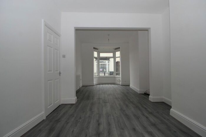 2 Bedroom End Of Terrace House To Rent In Thirlmere Avenue, Wellsted Street, Hull, HU3