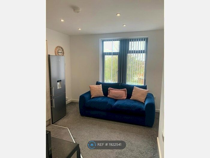 2 Bedroom Flat To Rent In , Farnley, Leeds, LS12