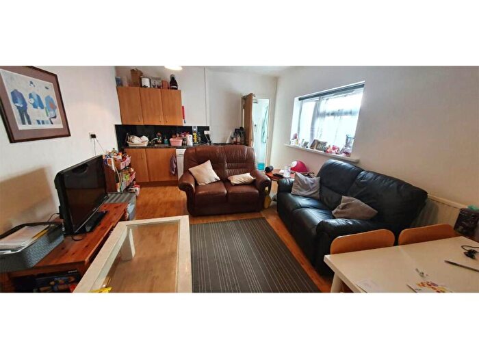 1 Bedroom Flat To Rent In Salisbury Road (Flat ), Cathays, Cardiff, CF24