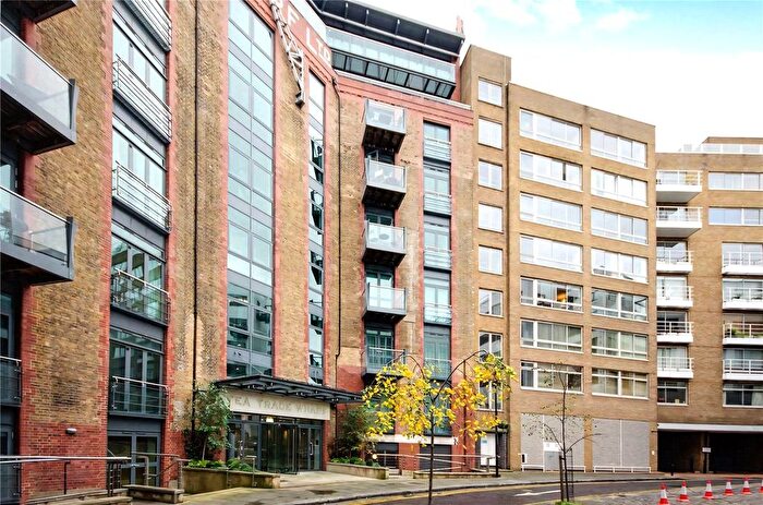 3 Bedroom Flat To Rent In Tea Trade Wharf, Shad Thames, London, SE1