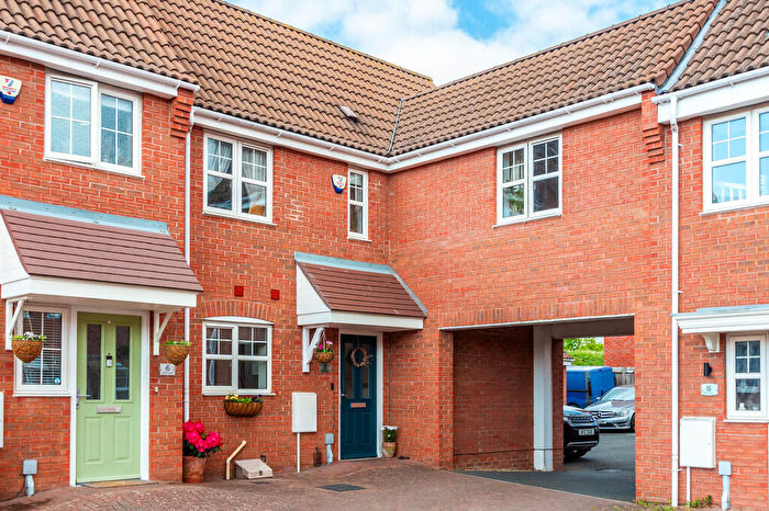 3 Bedroom Terraced House For Sale In Belfry Mews, Rushden, NN10