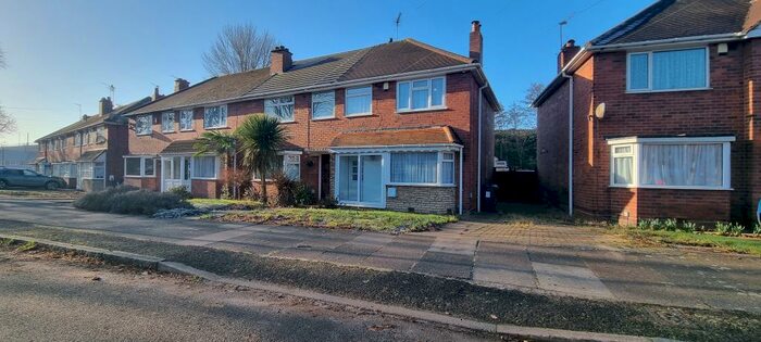 3 Bedroom House To Rent In Grindleford Road, Birmingham, B42