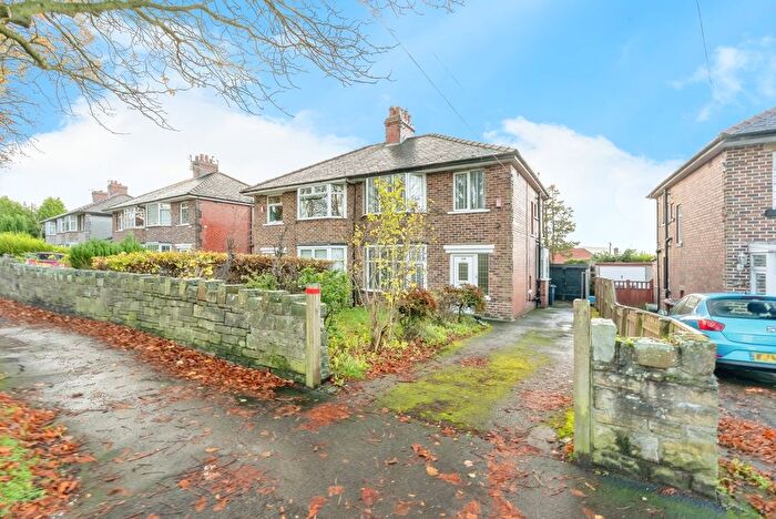 3 Bedroom Semi Detached House For Sale In Casterton Avenue, Burnley, Lancashire, BB10