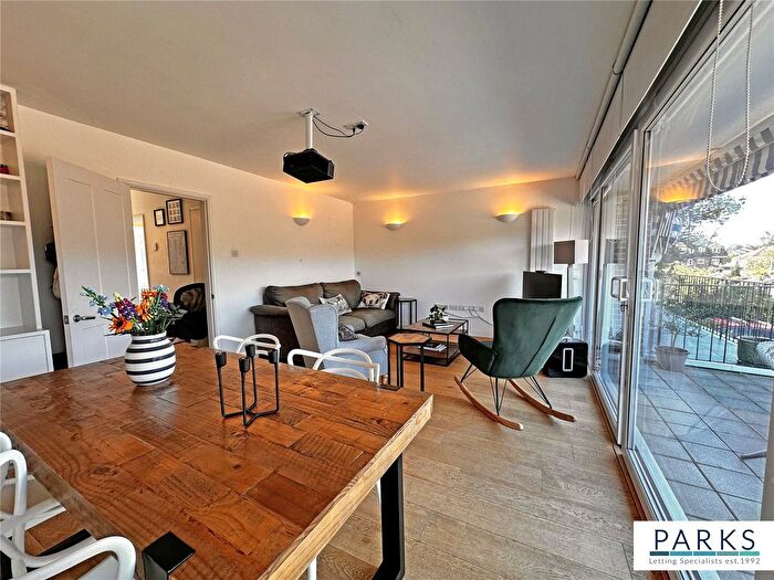 3 Bedroom Detached House To Rent In Walnut Close, Brighton, East Sussex, BN1