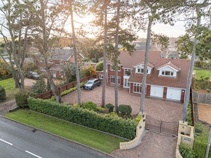 5 Bedroom Detached House For Sale In Chelveston Road, Raunds, NN9