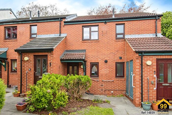 1 Bedroom Maisonette For Sale In Sandal Hall Mews, Wakefield, West Yorkshire, WF2