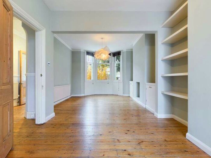 4 Bedroom House To Rent In Hollingbury Park Avenue, Brighton, BN1