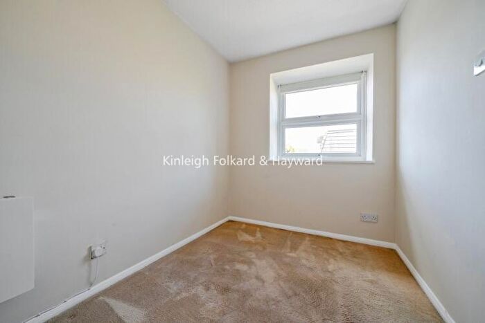 1 Bedroom Apartment To Rent In Millstream Close London, N13