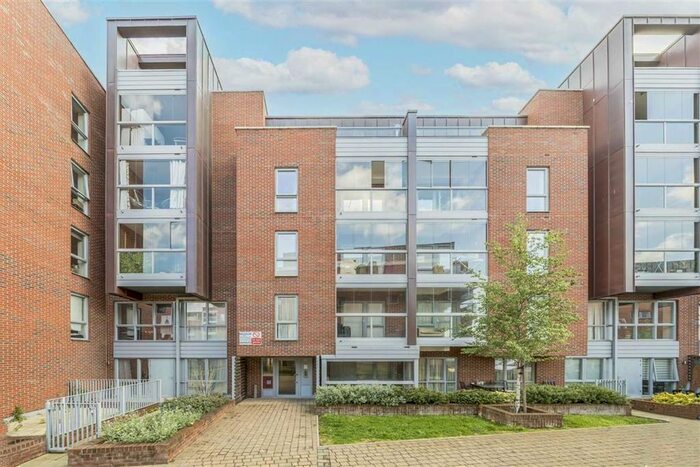 2 Bedroom Flat To Rent In Wilkinson Close, London, NW2