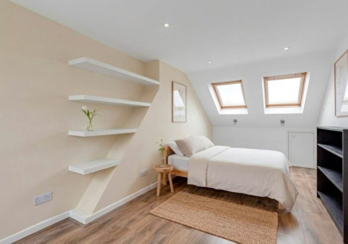 6 Bedroom Terraced House To Rent In Ballater Road, Brixton, SW2