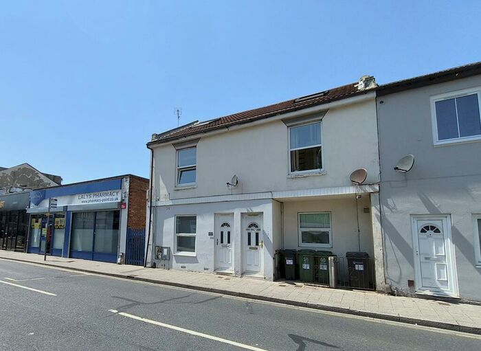 2 Bedroom Flat To Rent In Fawcett Road, Southsea, PO4