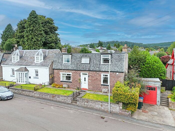 3 Bedroom Detached House For Sale In Dollerie Terrace, Crieff, PH7