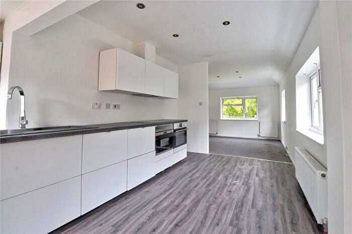 2 Bedroom Detached House For Sale In Eashing Lane, Godalming, Surrey, GU7