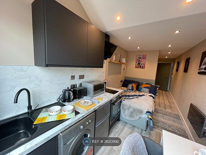 Studio To Rent In Broad Street, Nottingham, NG1