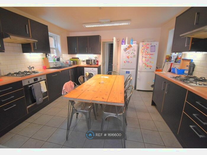 7 Bedroom Semi-Detached House To Rent In Granby Gardens, Reading, RG1