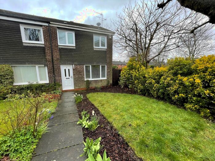 3 Bedroom End Of Terrace House To Rent In Milverton Court, Kingston Park, NE3