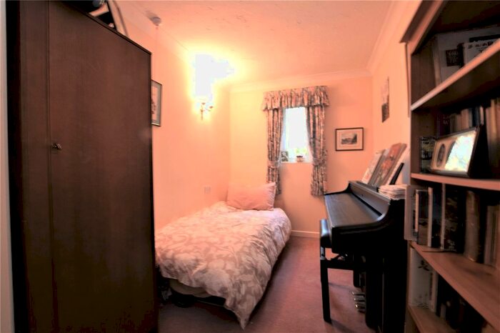 2 Bedroom Flat For Sale In Flat, Orchard Court, St. Chads Road, Leeds, West Yorkshire, LS16
