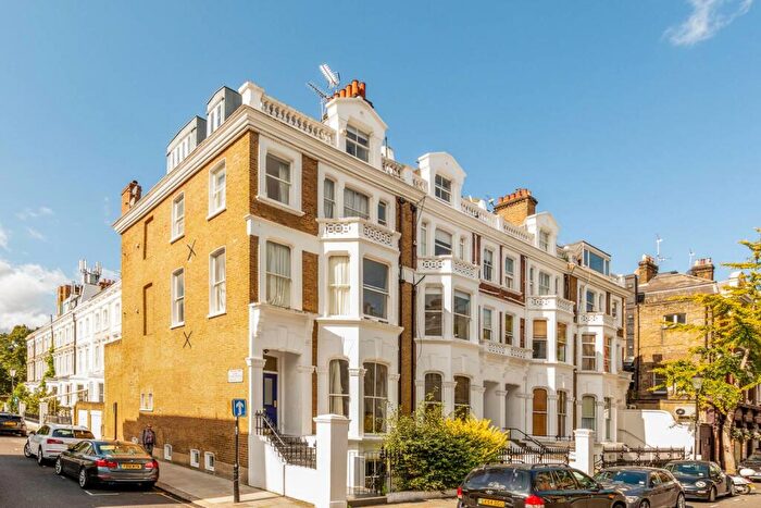 2 Bedroom Flat To Rent In Coleherne Road, Earls Court, London, SW10