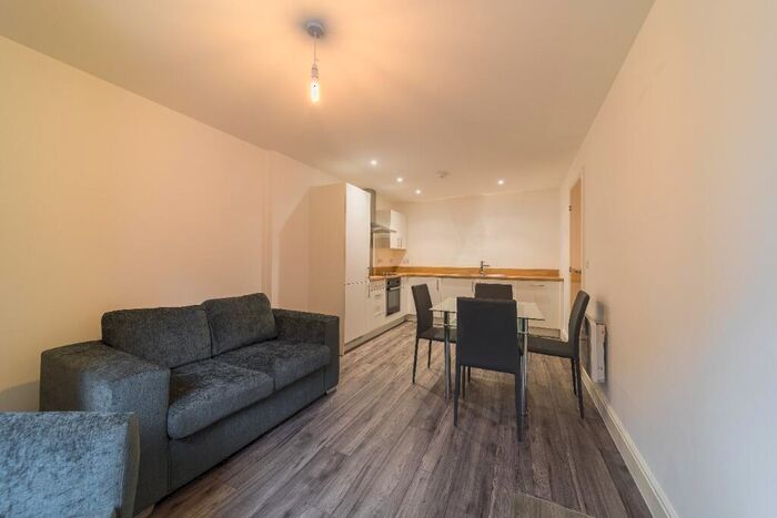 2 Bedroom Apartment To Rent In Queen Street, City Centre, Sheffield, S1