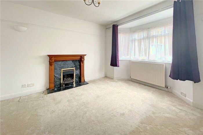 2 Bedroom Flat To Rent In Berkeley Close, Ruislip, Middlesex, HA4