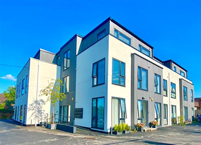2 Bedroom Apartment To Rent In Worplesdon Road, Guildford, Surrey, GU2