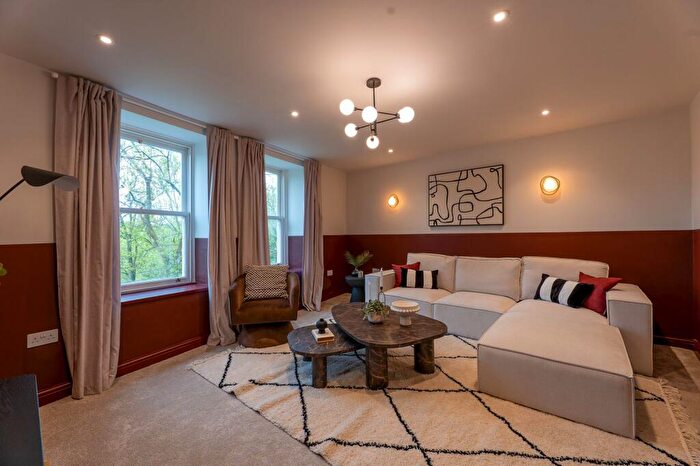 2 Bedroom Flat For Sale In Church View, New Mills, SK22